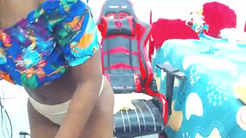 Sandy Saenz online show from January 25, 1:52 pm