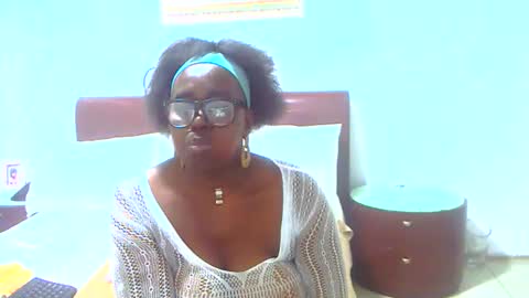 keysenbarxx19 online show from April 18, 5:44 am