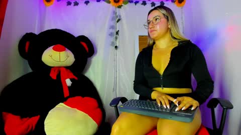 Snapshot of keyth_clement chatting on December 13, 10:34 pm Keyth online show from December 13, 10:34 pm