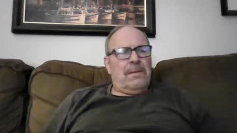 Snapshot of kfries chatting on October 17, 3:20 am Kent online show from October 17, 3:20 am