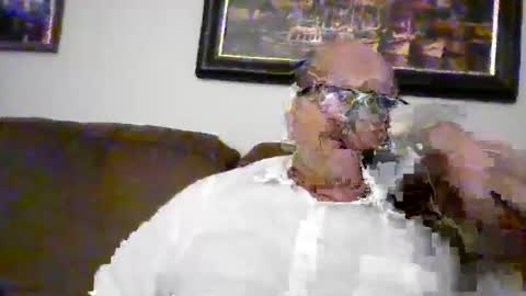 Snapshot of kfries chatting on October 18, 11:05 pm Kent online show from October 18, 11:05 pm