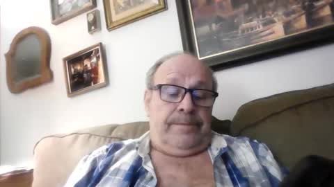 Snapshot of kfries chatting on November 12, 3:18 am Kent online show from November 12, 3:18 am