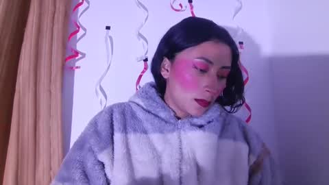 khaleesi_j online show from February 13, 11:15 pm