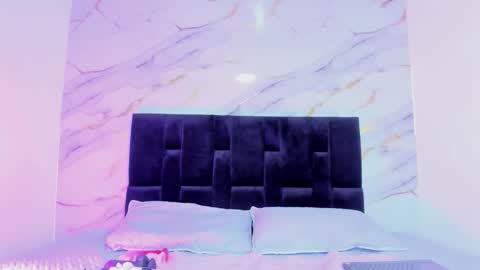 khaleesi_j online show from November 7, 5:40 am