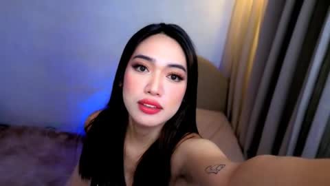 Snapshot of khaleesi_sonrisa chatting on April 22, 6:53 pm sonrisa online show from April 22, 6:53 pm
