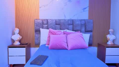 khalifa online show from November 3, 1:29 am