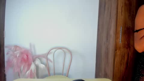 Snapshot of khate_smith chatting on October 11, 3:54 pm khate_smith online show from October 11, 3:54 pm