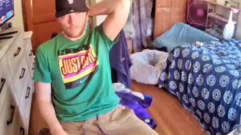 KevKev online show from March 8, 7:39 pm