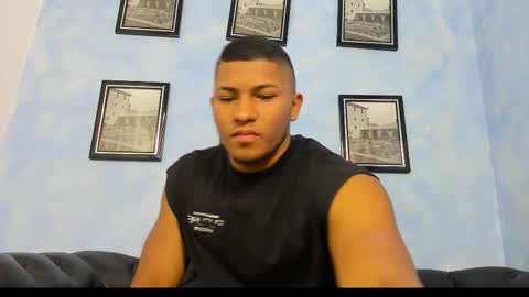 khen_west1 online show from October 3, 6:49 pm