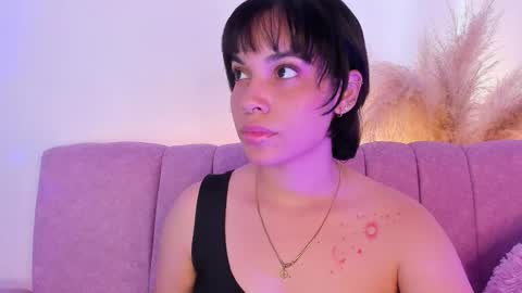 khloe_cute_ online show from October 4, 9:57 pm