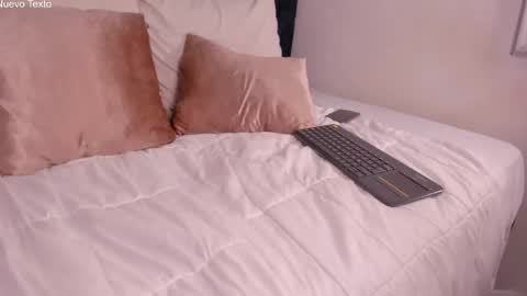 Snapshot of khloe_cutee chatting on April 16, 5:25 pm Khloe Cute online show from April 16, 5:25 pm