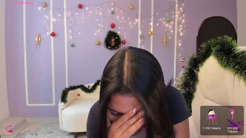 Khloe online show from December 5, 4:01 pm