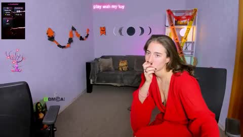 khloebeauty online show from October 27, 8:13 pm