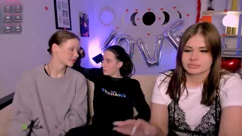 khloebeauty online show from February 13, 8:16 pm