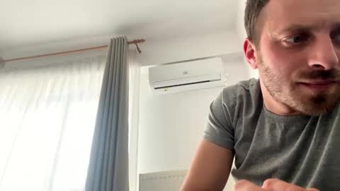 Snapshot of khloekross chatting on February 23, 12:13 pm khloekross online show from February 23, 12:13 pm