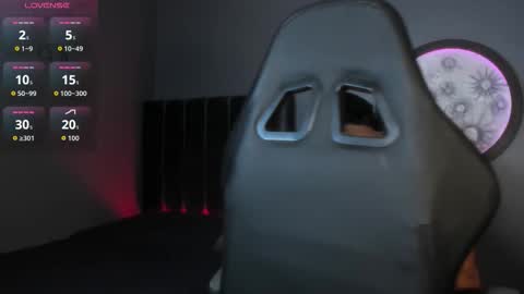 Khriss brown online show from November 27, 8:44 pm