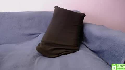 Snapshot of kiabigdick chatting on March 21, 8:19 am Hey Im Ivan everyday online 9am to 6pm 6 GMT Help me Reach K FollowerslPut your finger up online show from March 21, 8:19 am