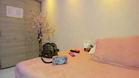    N         M online show from October 18, 11:33 am