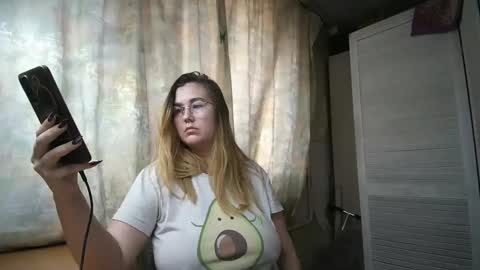 Snapshot of kianna_dior_ chatting on December 14, 11:07 am kianna_dior_ online show from December 14, 11:07 am