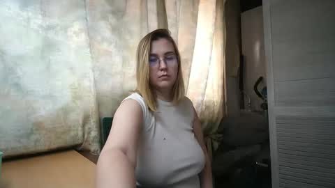 Snapshot of kianna_dior_ chatting on February 5, 1:00 pm kianna_dior_ online show from February 5, 1:00 pm