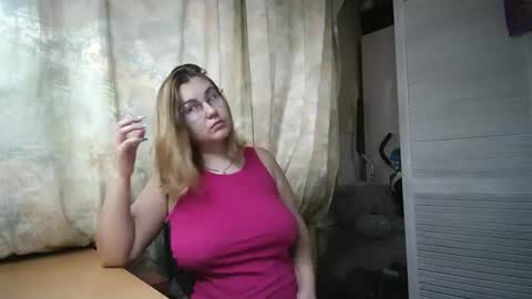 Snapshot of kianna_dior_ chatting on February 7, 6:35 am kianna_dior_ online show from February 7, 6:35 am