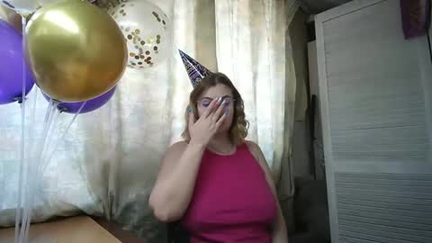 Snapshot of kianna_dior_ chatting on February 8, 10:18 am kianna_dior_ online show from February 8, 10:18 am