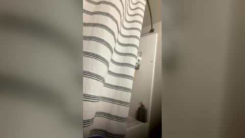 kiannaluv online show from March 6, 2:24 pm