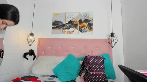 Snapshot of kiara__white chatting on October 19, 12:50 pm Kiara online show from October 19, 12:50 pm