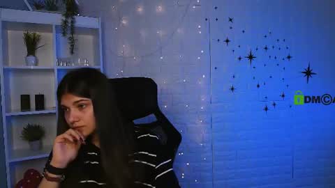 Snapshot of kiara_belle chatting on June 15, 12:07 pm Kiara online show from June 15, 12:07 pm
