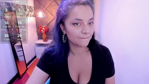 kiara Cruz online show from November 24, 8:30 pm