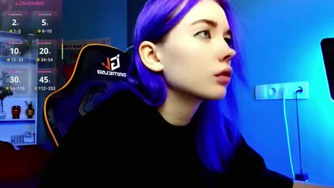 Kira online show from November 10, 9:25 pm