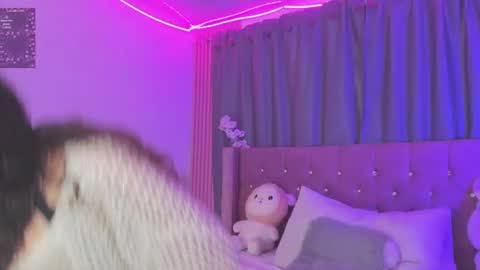 Snapshot of kiara_lovelyy chatting on July 20, 3:43 am Kiara online show from July 20, 3:43 am