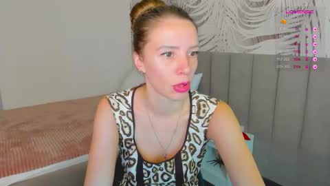 Kiara online show from November 14, 1:59 am