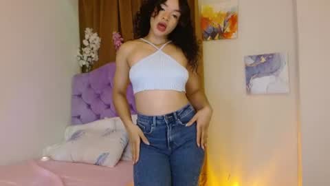 Snapshot of kiararose19 chatting on July 18, 12:59 am Kiara online show from July 18, 12:59 am
