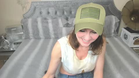 Snapshot of kiarose chatting on January 29, 5:40 am Kia Rose online show from January 29, 5:40 am