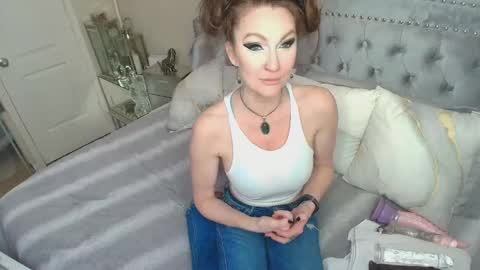 Snapshot of kiarose chatting on September 14, 6:45 am Kia Rose online show from September 14, 6:45 am