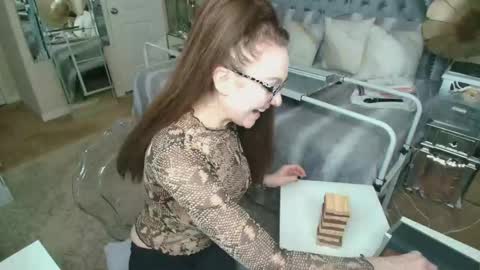 Snapshot of kiarose chatting on September 28, 6:19 am Kia Rose online show from September 28, 6:19 am