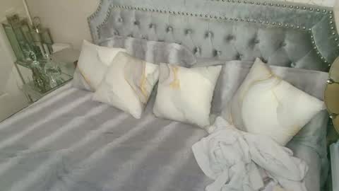 Snapshot of kiarose chatting on October 12, 5:06 am Kia Rose online show from October 12, 5:06 am