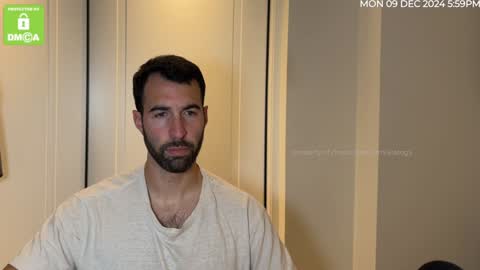 Manu online show from December 9, 4:58 pm