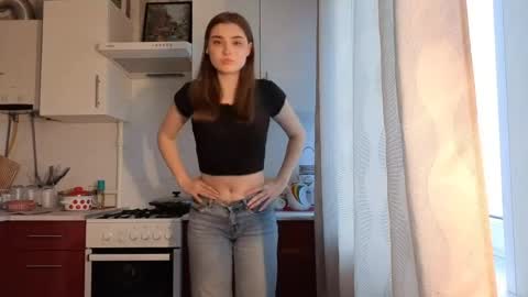 Ola my name is Lissa  Lets hit 10 Thumbs Up together   online show from April 6, 2:40 pm