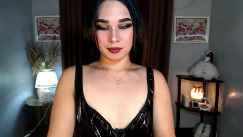 Im Mia online show from September 27, 7:57 am