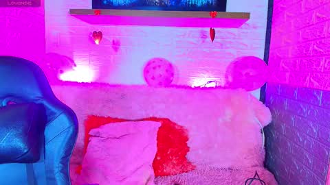 leidy  online show from March 25, 11:27 am