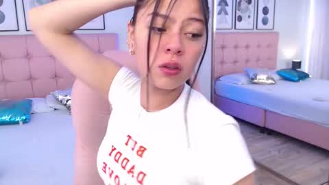 kIKI online show from October 21, 5:24 pm