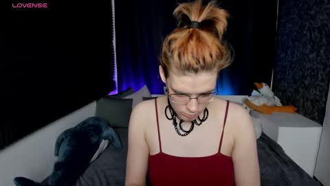 Kiki online show from December 6, 4:38 pm