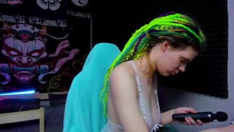 Kiki online show from October 31, 10:05 am