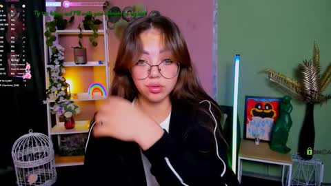 kiki_swan online show from October 7, 8:33 am