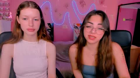 kiki_swan online show from June 1, 6:04 am