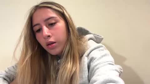 Snapshot of kikibae2 chatting on November 3, 11:26 pm kikibae2 online show from November 3, 11:26 pm