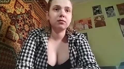 kikibang_ online show from April 27, 8:34 am