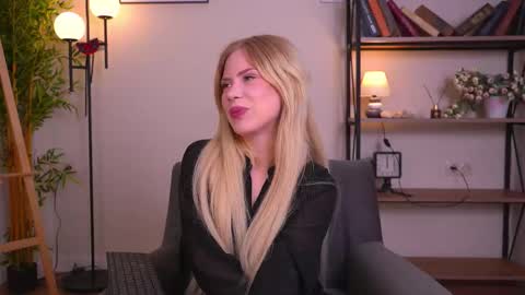 Kiki online show from October 10, 4:22 am